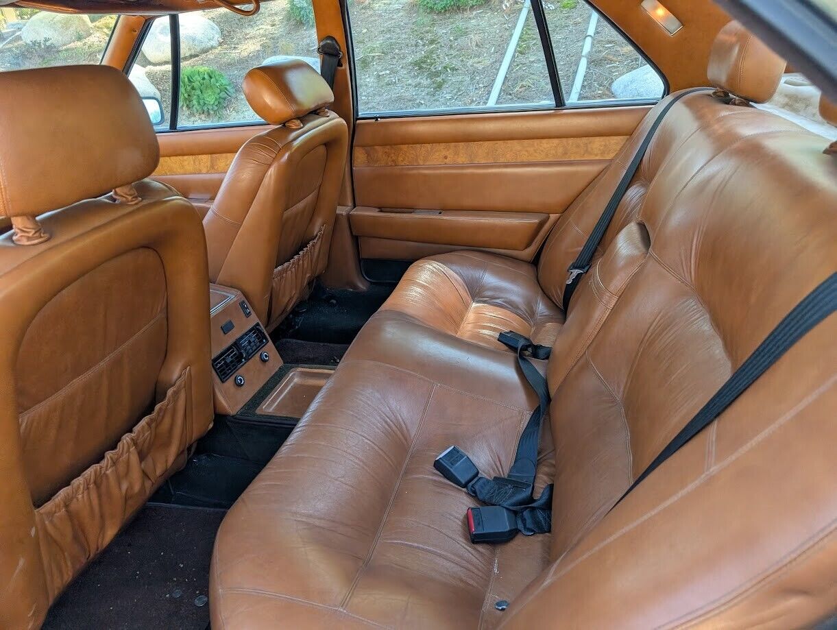 Maserati-Quattroporte-1985-Sedan-4