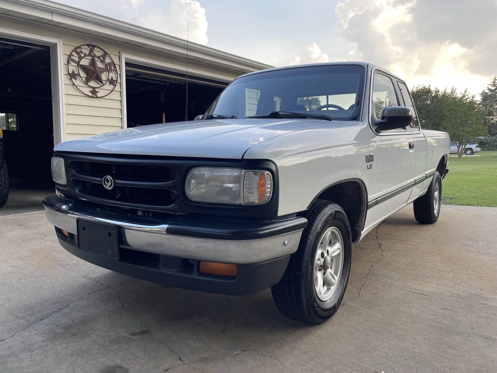 Mazda-B-Series-Pickups-1994-3