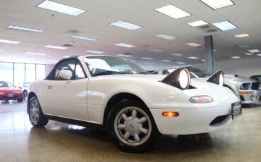 Mazda-MX-5-Miata-1990-Convertible-1