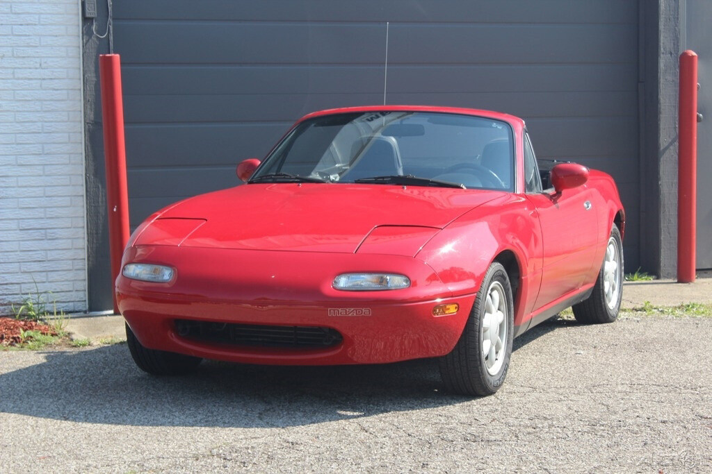 Mazda-MX-5-Miata-1990-Convertible-1
