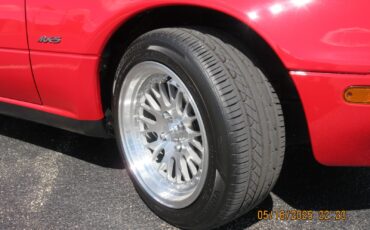 Mazda-MX-5-Miata-1990-Convertible-11