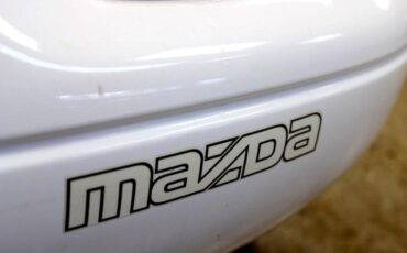 Mazda-MX-5-Miata-1990-Convertible-11