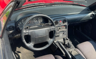 Mazda-MX-5-Miata-1990-Convertible-12