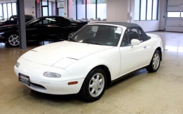 Mazda-MX-5-Miata-1990-Convertible-12