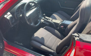 Mazda-MX-5-Miata-1990-Convertible-13