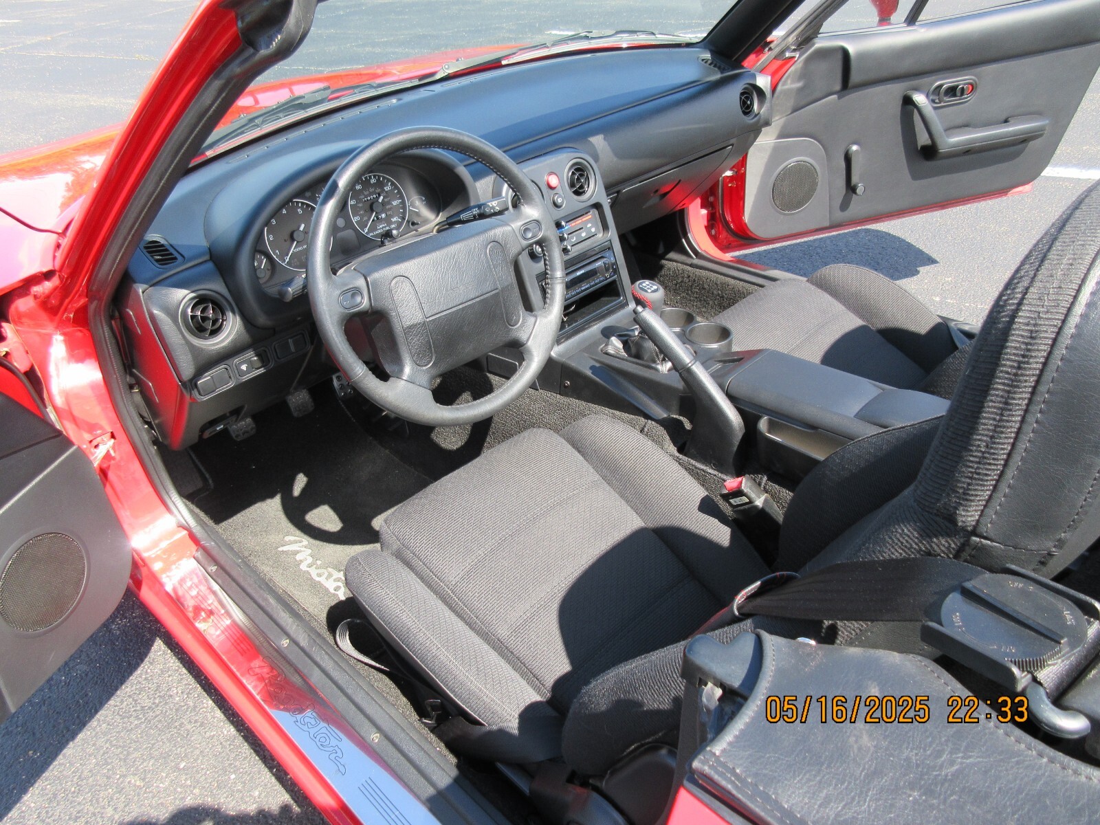 Mazda-MX-5-Miata-1990-Convertible-13