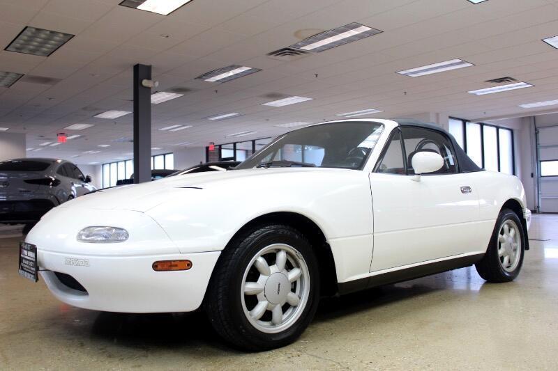 Mazda-MX-5-Miata-1990-Convertible-13