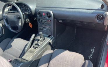 Mazda-MX-5-Miata-1990-Convertible-14