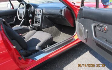 Mazda-MX-5-Miata-1990-Convertible-14