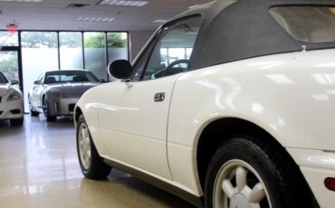Mazda-MX-5-Miata-1990-Convertible-17