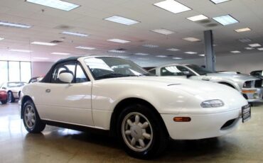Mazda-MX-5-Miata-1990-Convertible-2