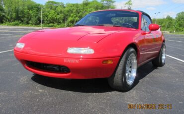 Mazda-MX-5-Miata-1990-Convertible-2