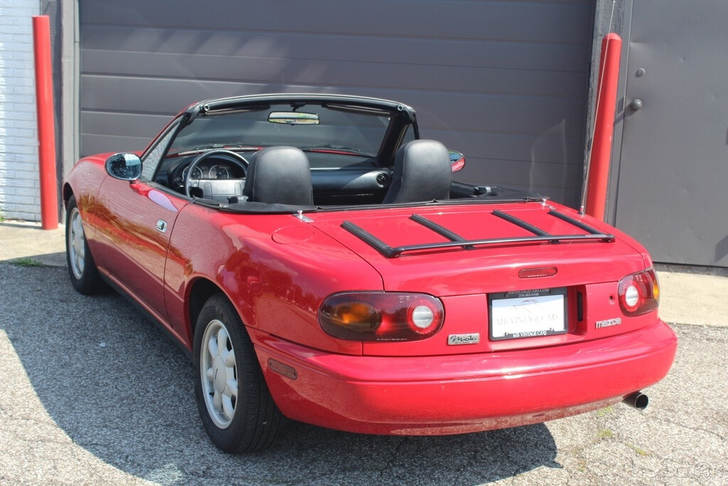 Mazda-MX-5-Miata-1990-Convertible-2