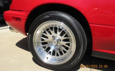 Mazda-MX-5-Miata-1990-Convertible-22