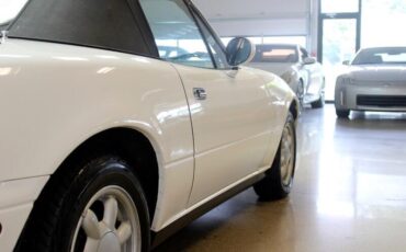 Mazda-MX-5-Miata-1990-Convertible-24