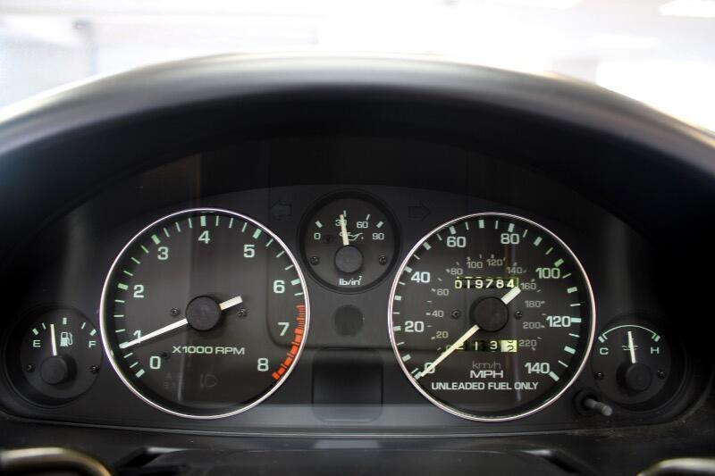 Mazda-MX-5-Miata-1990-Convertible-26