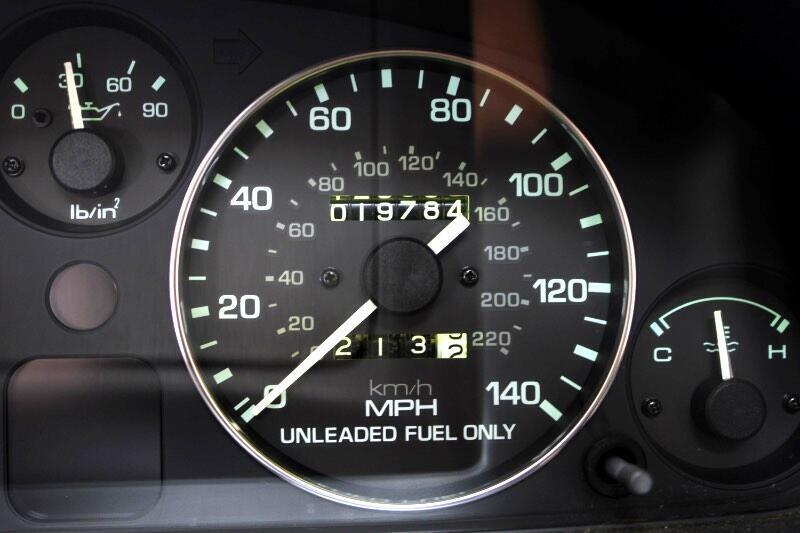 Mazda-MX-5-Miata-1990-Convertible-27