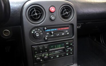 Mazda-MX-5-Miata-1990-Convertible-28