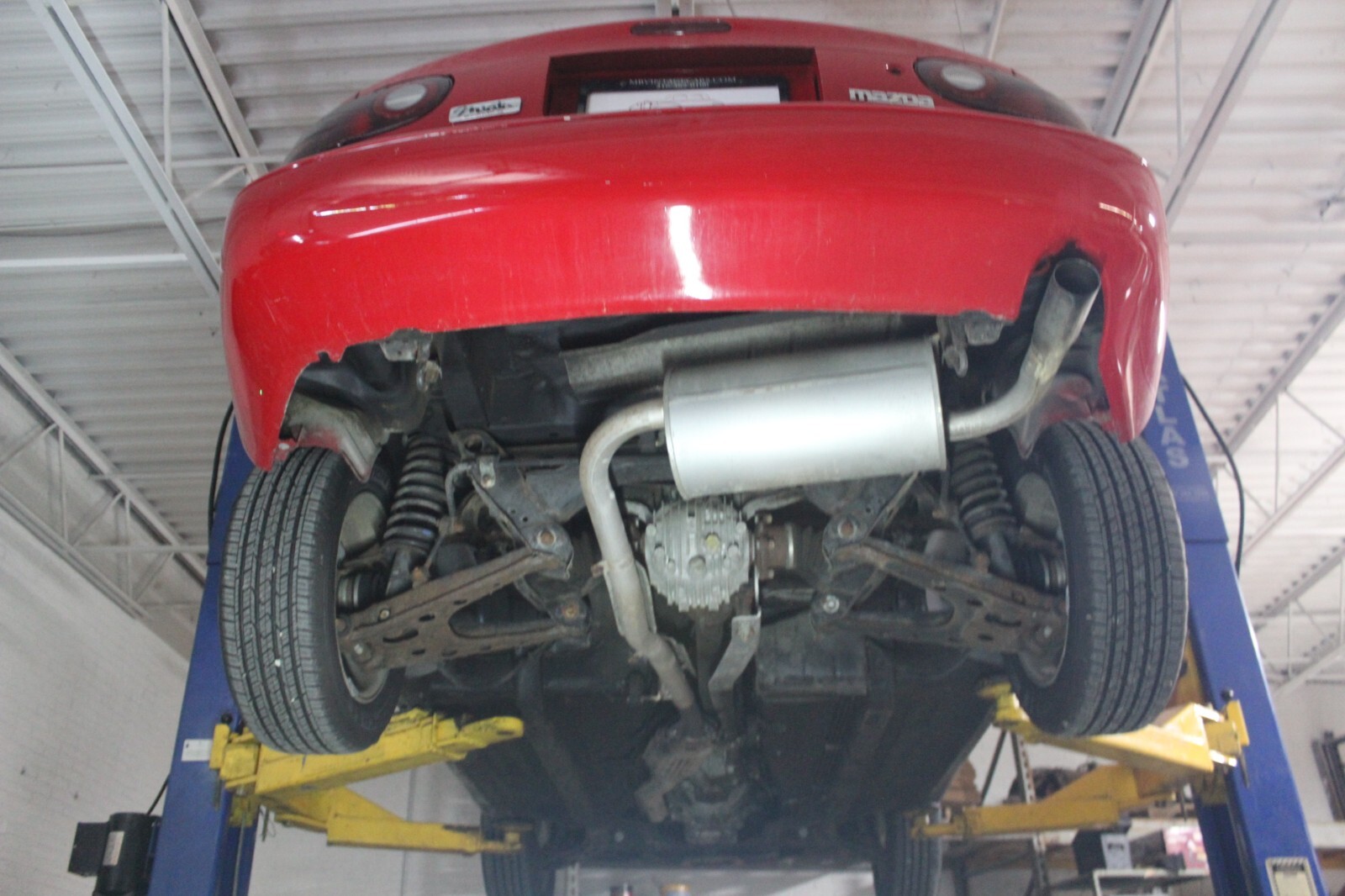 Mazda-MX-5-Miata-1990-Convertible-29
