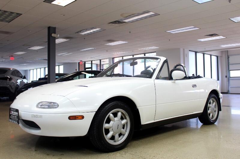 Mazda-MX-5-Miata-1990-Convertible-3