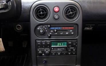 Mazda-MX-5-Miata-1990-Convertible-30