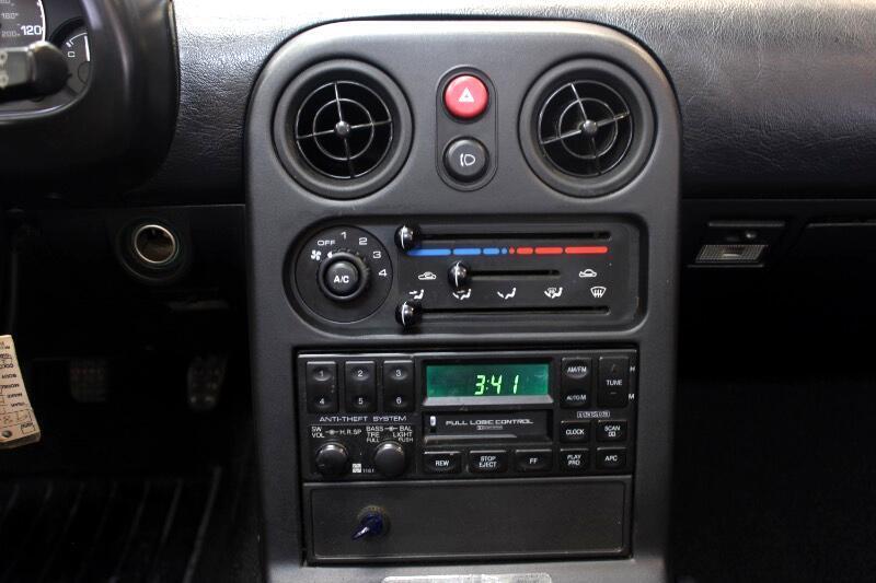 Mazda-MX-5-Miata-1990-Convertible-30