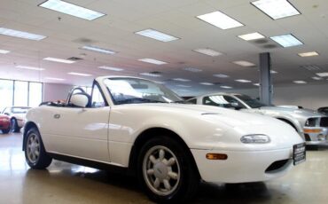Mazda-MX-5-Miata-1990-Convertible-31