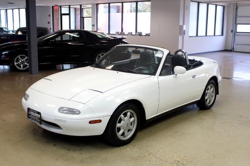 Mazda-MX-5-Miata-1990-Convertible-35