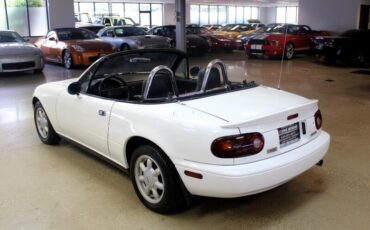 Mazda-MX-5-Miata-1990-Convertible-36