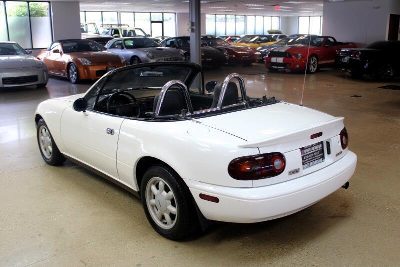 Mazda-MX-5-Miata-1990-Convertible-36