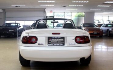 Mazda-MX-5-Miata-1990-Convertible-38