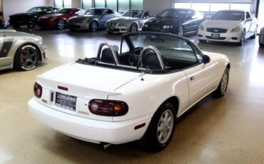 Mazda-MX-5-Miata-1990-Convertible-39