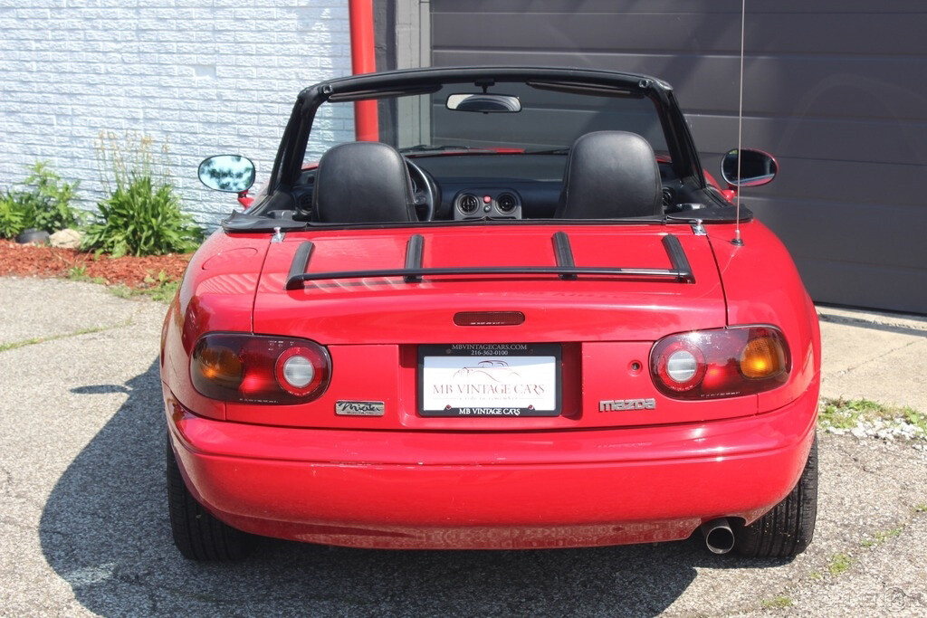 Mazda-MX-5-Miata-1990-Convertible-5