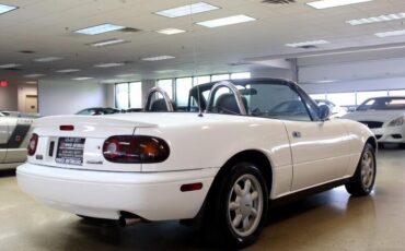 Mazda-MX-5-Miata-1990-Convertible-5