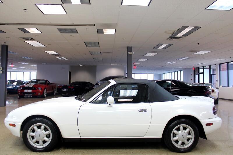 Mazda-MX-5-Miata-1990-Convertible-6