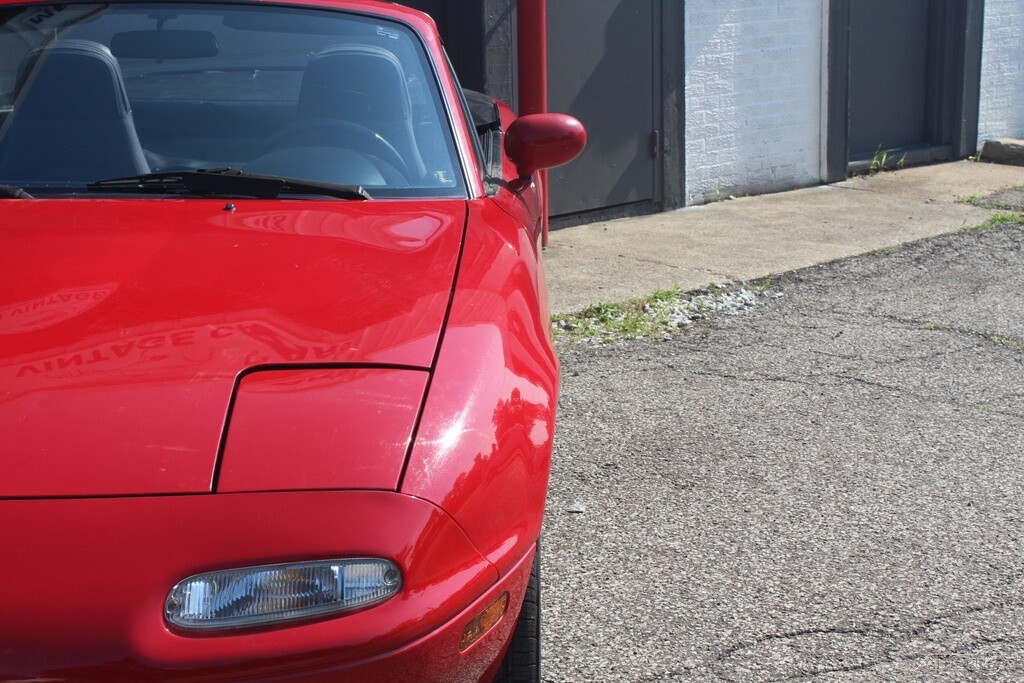 Mazda-MX-5-Miata-1990-Convertible-7