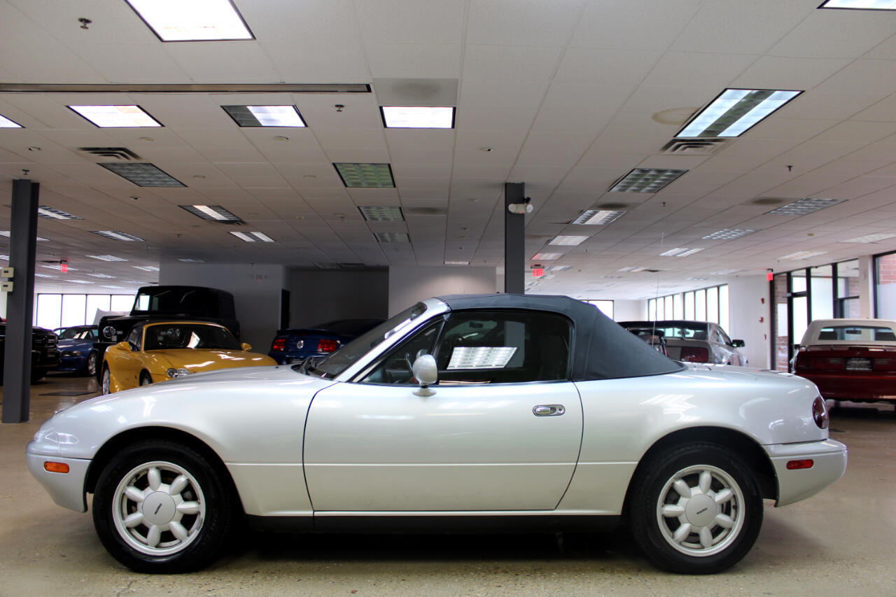 Mazda-MX-5-Miata-1991-Convertible-13