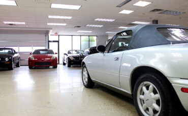 Mazda-MX-5-Miata-1991-Convertible-15
