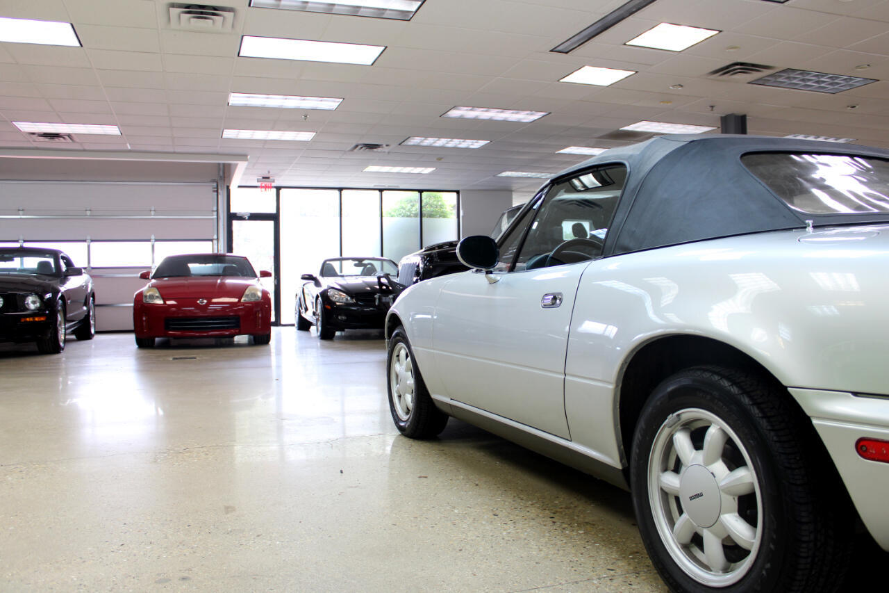 Mazda-MX-5-Miata-1991-Convertible-15