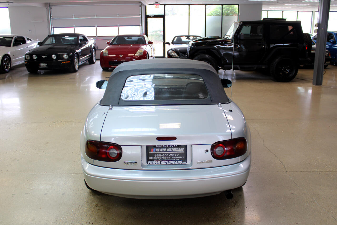Mazda-MX-5-Miata-1991-Convertible-16