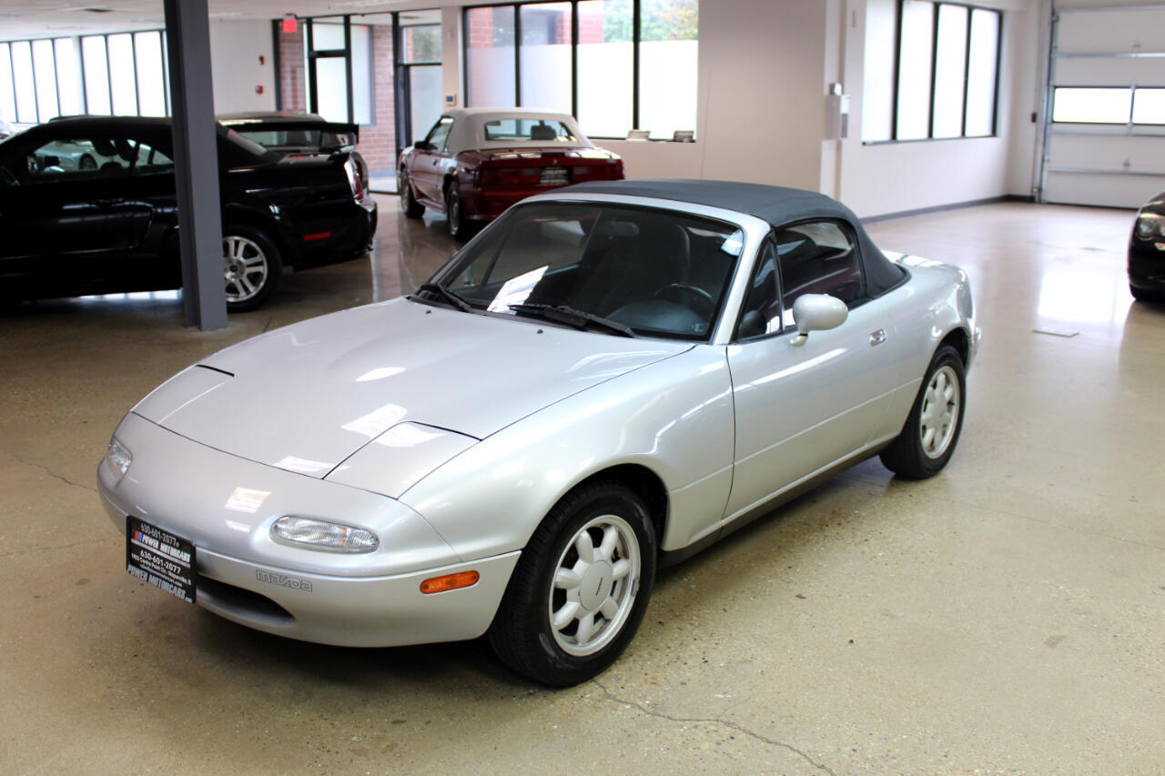 Mazda-MX-5-Miata-1991-Convertible-2