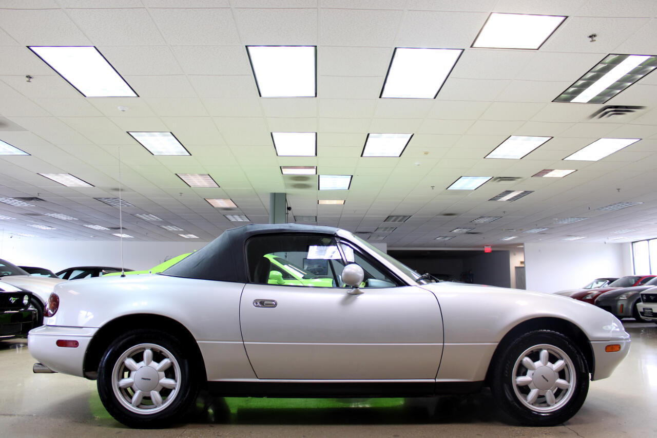Mazda-MX-5-Miata-1991-Convertible-21