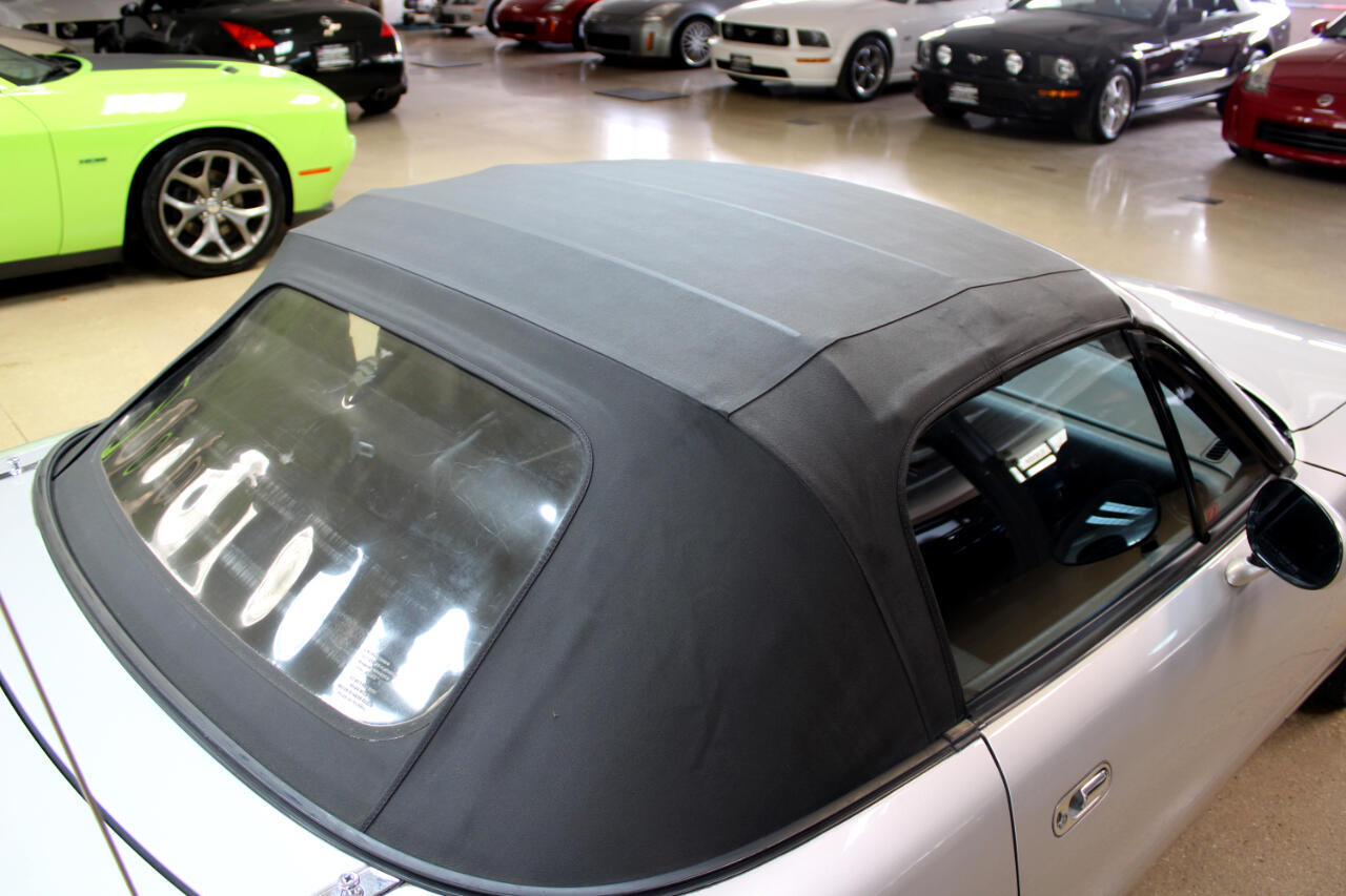 Mazda-MX-5-Miata-1991-Convertible-24