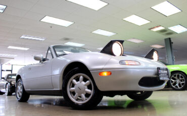 Mazda-MX-5-Miata-1991-Convertible-26
