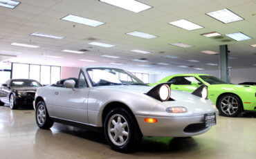 Mazda-MX-5-Miata-1991-Convertible-27