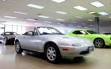 Mazda-MX-5-Miata-1991-Convertible-28