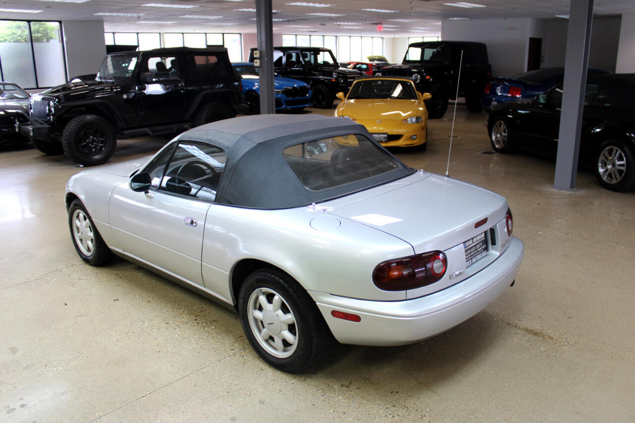 Mazda-MX-5-Miata-1991-Convertible-3