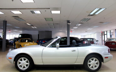 Mazda-MX-5-Miata-1991-Convertible-36