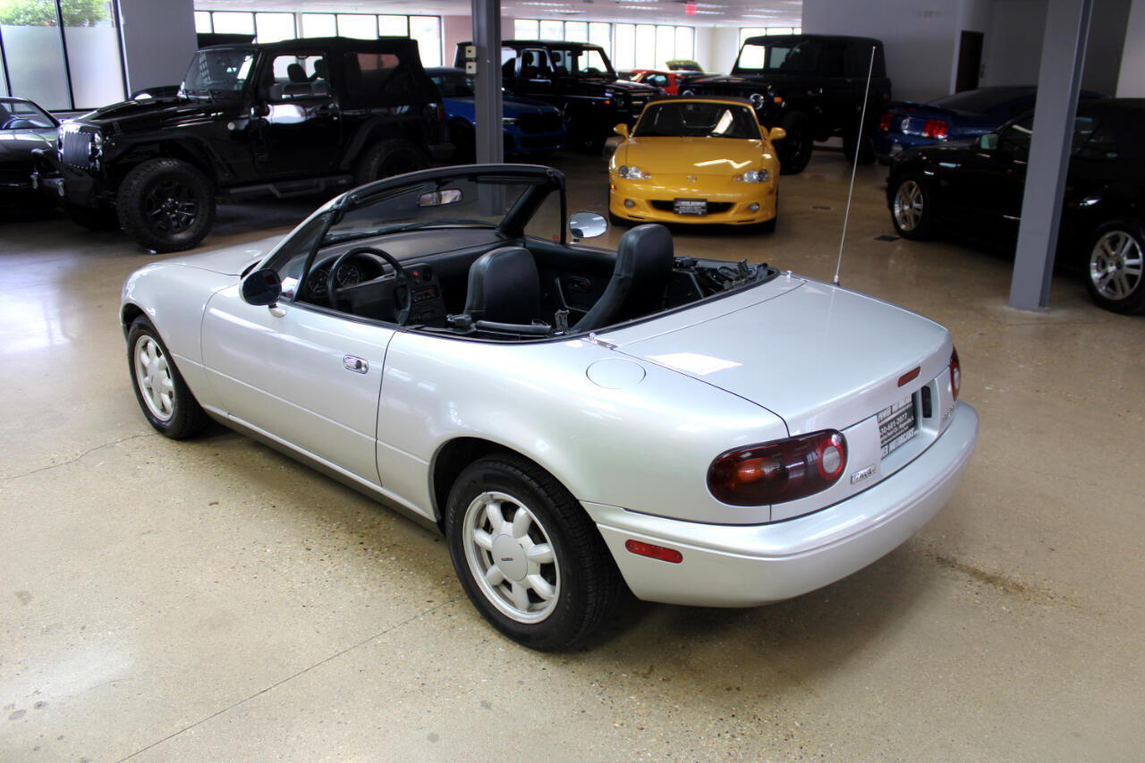 Mazda-MX-5-Miata-1991-Convertible-37