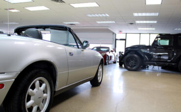 Mazda-MX-5-Miata-1991-Convertible-39